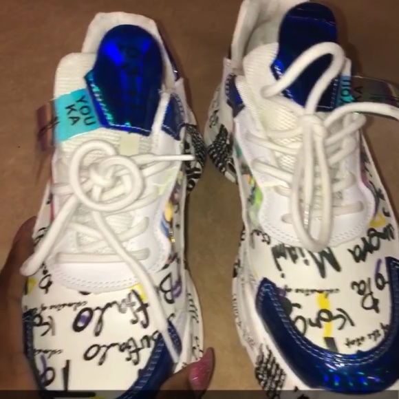 Shoes - Picture 7 of 8